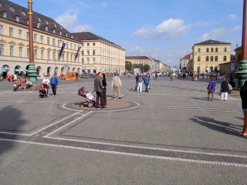 North facing photo at the Feldherrnhalle.